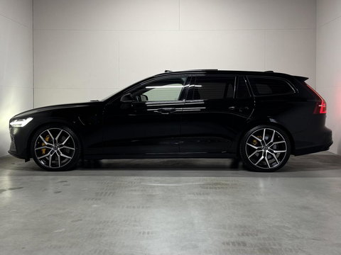 Volvo V60 2.0 T8 Plug-in hybrid AWD Polestar Engineered B&W