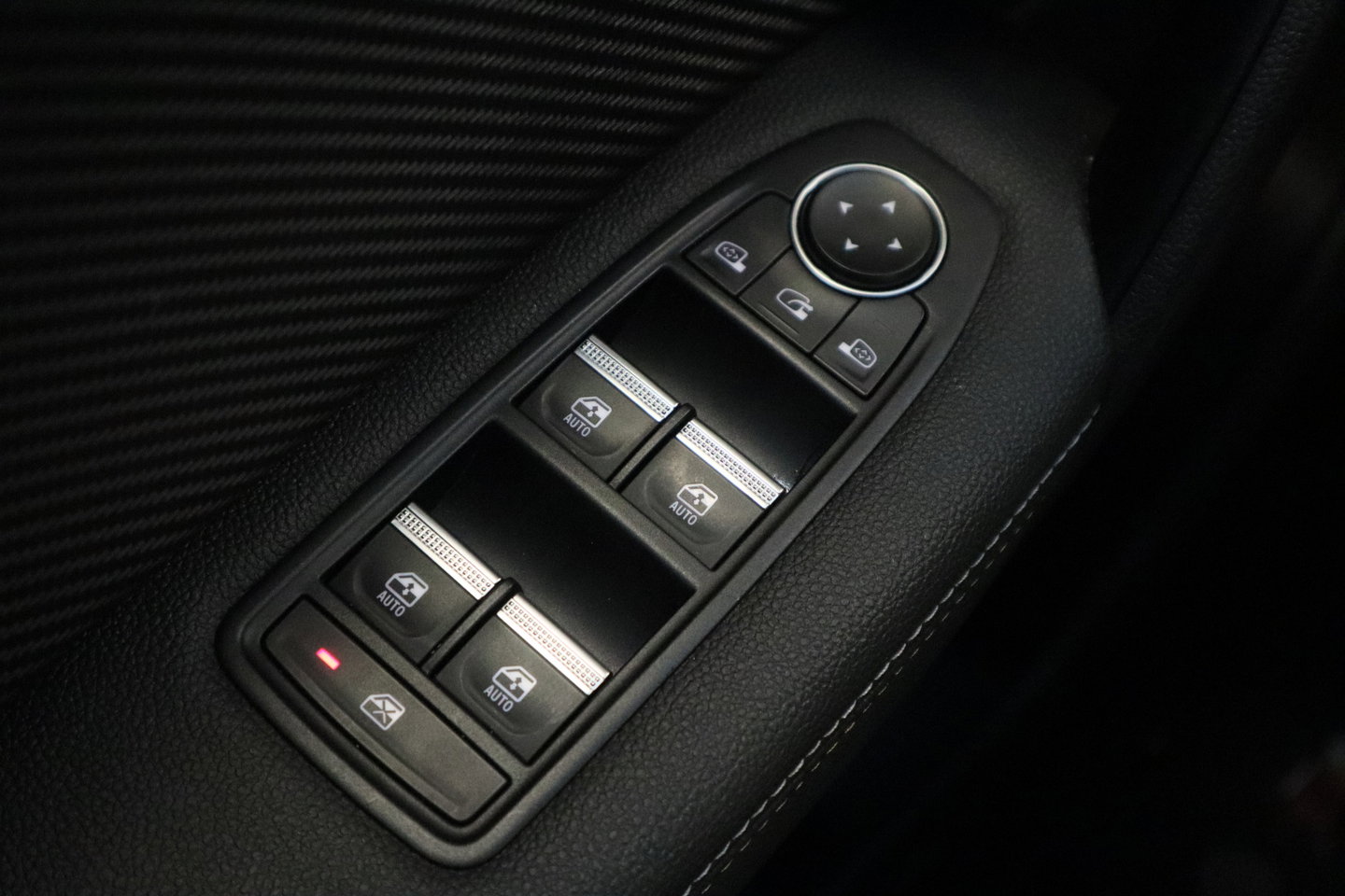 Renault Captur 1.6 E-Tech full hybrid 145 E-Tech engineered ACC PDC Navi Stoelverwarming 360 Camera NAP! 24 Maanden garantie* (Vraag naar de voorwaarden)