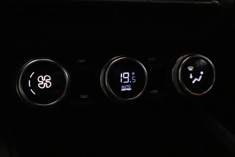 Renault Captur 1.6 E-Tech full hybrid 145 E-Tech engineered ACC PDC Navi Stoelverwarming 360 Camera NAP! 24 Maanden garantie* (Vraag naar de voorwaarden)
