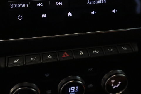 Renault Captur 1.6 E-Tech full hybrid 145 E-Tech engineered ACC PDC Navi Stoelverwarming 360 Camera NAP! 24 Maanden garantie* (Vraag naar de voorwaarden)