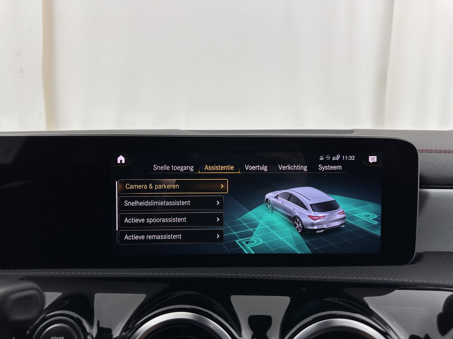 Mercedes-Benz CLA-Klasse Shooting Brake 200 Business Solution AMG (INCL.BTW) Aut. *LEATHER-MICROFIBRE | FULL-LED | HEATED-SPORTSEATS | DIGI-COCKPIT | DAB+ | NAVI-FULLMAP | CAMERA | PRIVACYGLASS | SHIFT-PADDLES | 18''ALU*