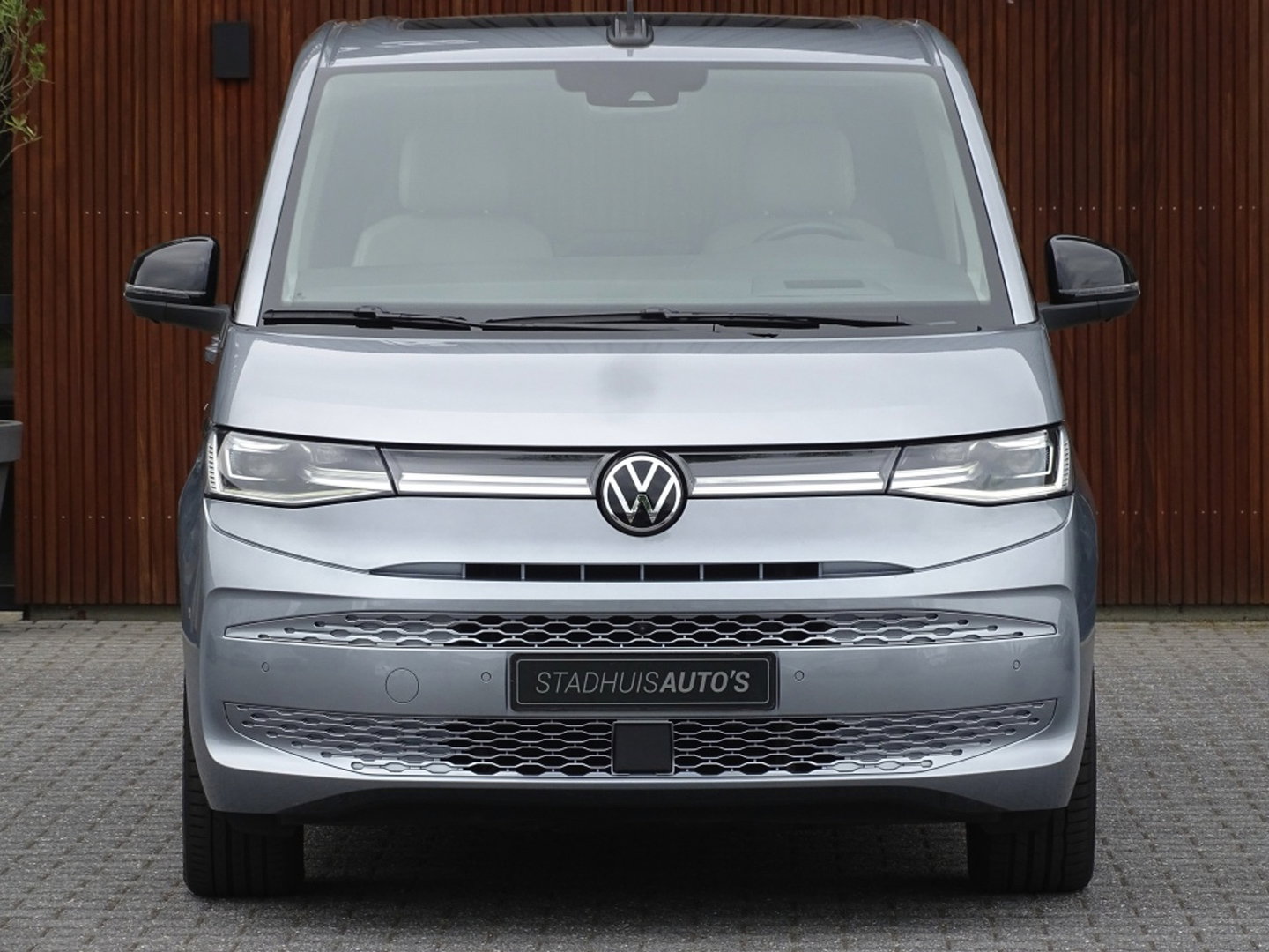 Volkswagen Multivan eHybrid 218PK / IQ-light / VIP 7- pers / 360°
