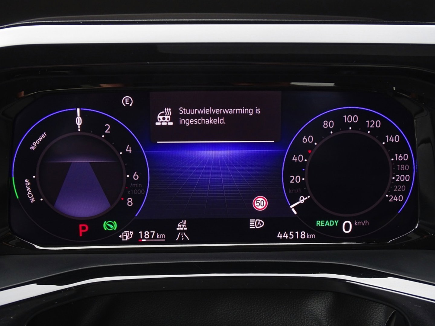 Volkswagen Multivan eHybrid 218PK / IQ-light / VIP 7- pers / 360°