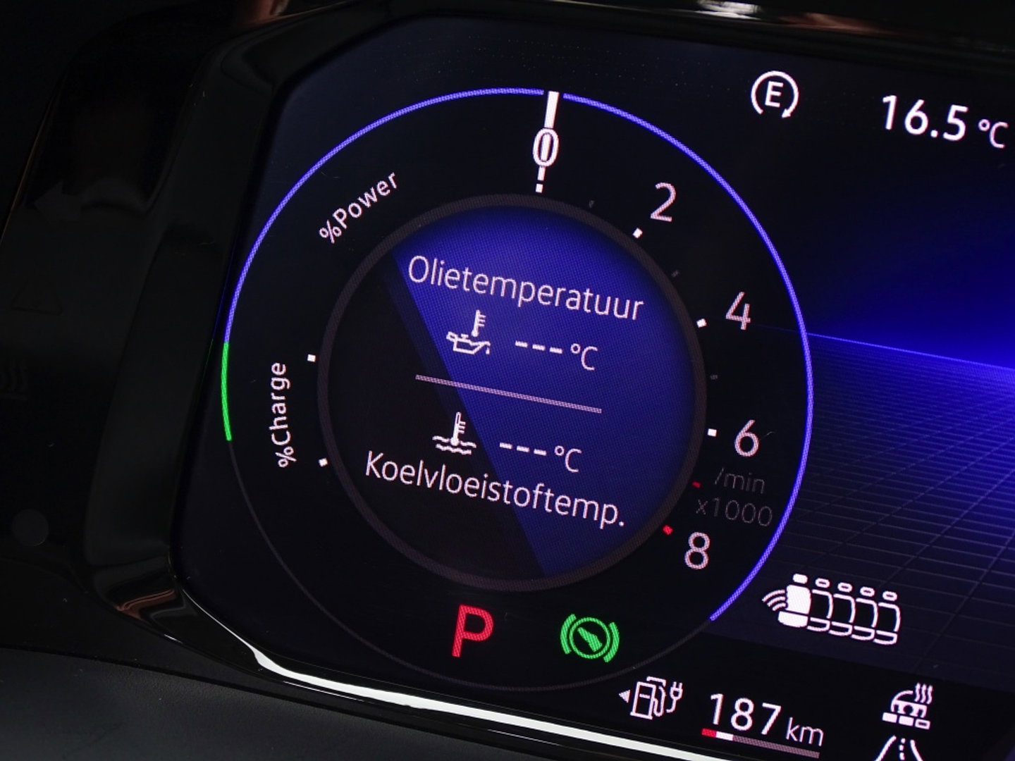 Volkswagen Multivan eHybrid 218PK / IQ-light / VIP 7- pers / 360°