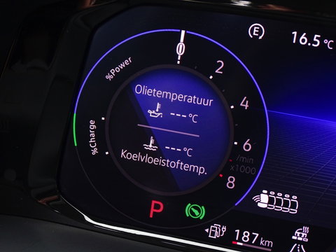 Volkswagen Multivan eHybrid 218PK / IQ-light / VIP 7- pers / 360°