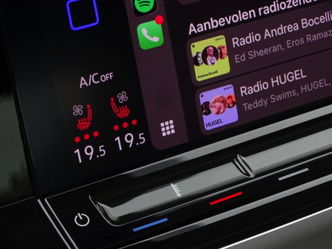 Volkswagen Multivan eHybrid 218PK / IQ-light / VIP 7- pers / 360°