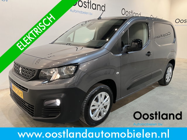 Peugeot Partner - e-Partner Premium 50 kWh / Euro 6 / Airco / Cruise Control / CarPlay / Navigatie / PDC / Trekhaak / 3-Zits / 50.000 KM !!