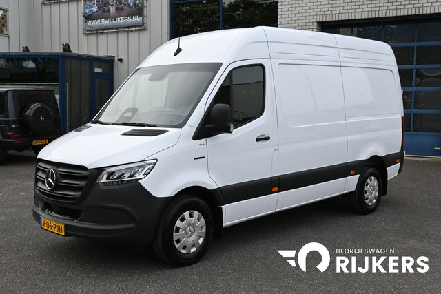 Mercedes-Benz eSprinter - 320 RWD L2H2 Select 81kWh LED, Smartphone integratie, Navigatie, Trekhaak, Etc.