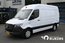 Mercedes-Benz eSprinter - 320 RWD L2H2 Select 81kWh LED, Smartphone integratie, Navigatie, Trekhaak, Etc.