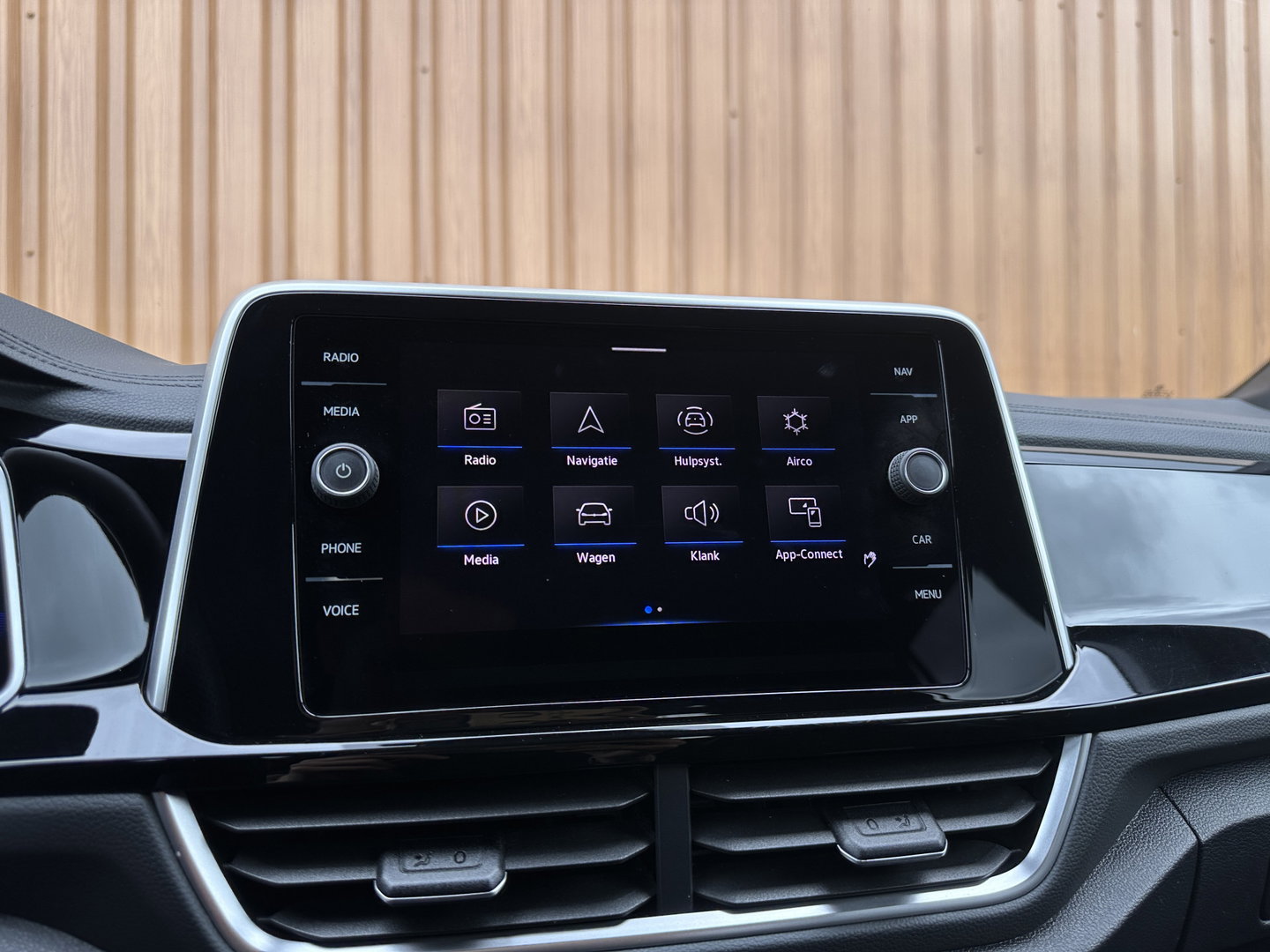 Volkswagen T-Roc 1.0 TSI R-Line Business | Massage | IQ Light | DAB | Stoelverwarming | Achteruitrijcamera | Apple Carplay | ECC |