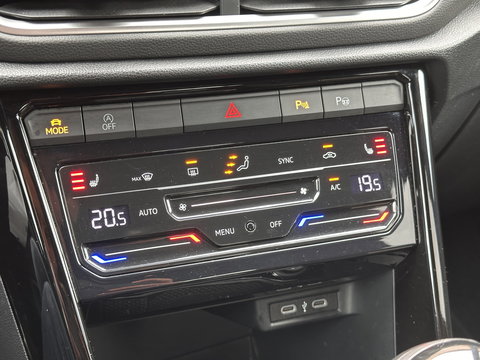 Volkswagen T-Roc 1.0 TSI R-Line Business | Massage | IQ Light | DAB | Stoelverwarming | Achteruitrijcamera | Apple Carplay | ECC |