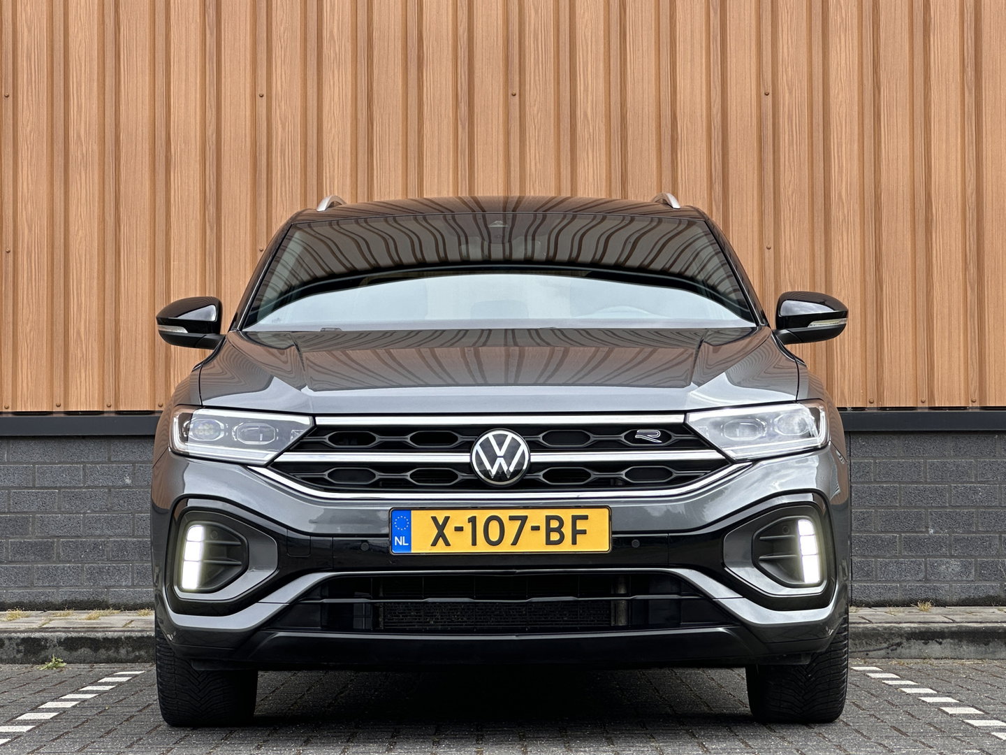 Volkswagen T-Roc 1.0 TSI R-Line Business | Massage | IQ Light | DAB | Stoelverwarming | Achteruitrijcamera | Apple Carplay | ECC |