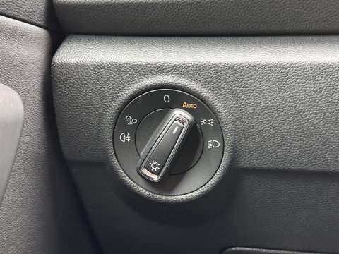 Volkswagen T-Roc 1.0 TSI R-Line Business | Massage | IQ Light | DAB | Stoelverwarming | Achteruitrijcamera | Apple Carplay | ECC |