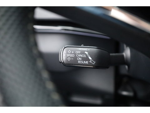 Škoda Karoq 1.5 TSI ACT Sportline Business | Digi. Dashboard | Elek. Trekhaak | Adapt. Cruise | Camera | Keyless | 19'' | Apple CarPlay | Stoel- Stuurverw.