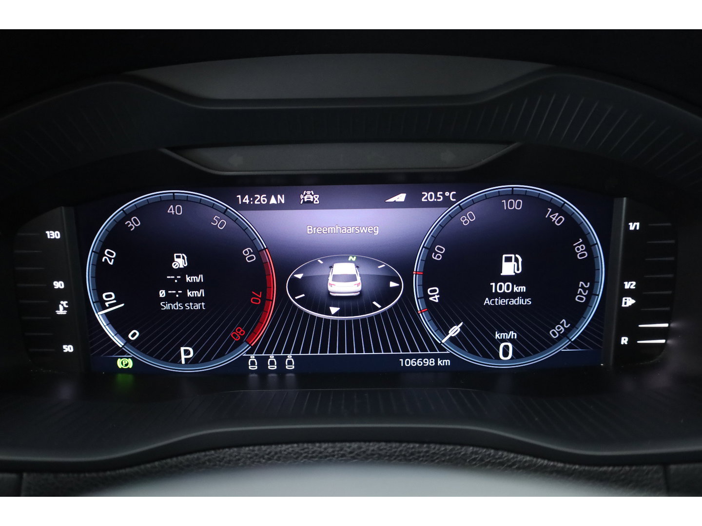 Škoda Karoq 1.5 TSI ACT Sportline Business | Digi. Dashboard | Elek. Trekhaak | Adapt. Cruise | Camera | Keyless | 19'' | Apple CarPlay | Stoel- Stuurverw.