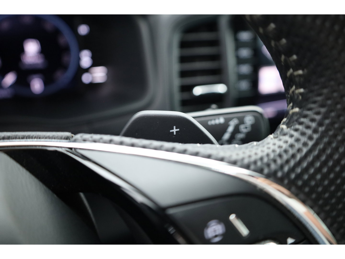 Škoda Karoq 1.5 TSI ACT Sportline Business | Digi. Dashboard | Elek. Trekhaak | Adapt. Cruise | Camera | Keyless | 19'' | Apple CarPlay | Stoel- Stuurverw.