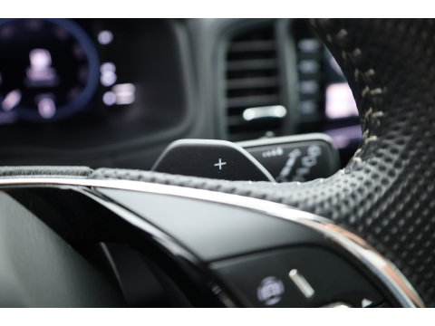 Škoda Karoq 1.5 TSI ACT Sportline Business | Digi. Dashboard | Elek. Trekhaak | Adapt. Cruise | Camera | Keyless | 19'' | Apple CarPlay | Stoel- Stuurverw.