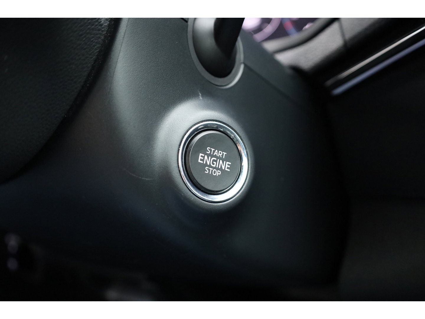 Škoda Karoq 1.5 TSI ACT Sportline Business | Digi. Dashboard | Elek. Trekhaak | Adapt. Cruise | Camera | Keyless | 19'' | Apple CarPlay | Stoel- Stuurverw.
