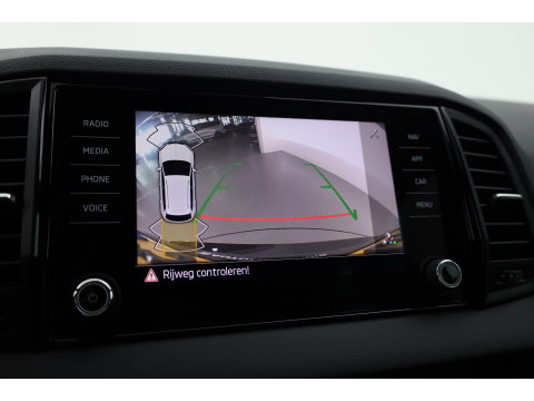 Škoda Karoq 1.5 TSI ACT Sportline Business | Digi. Dashboard | Elek. Trekhaak | Adapt. Cruise | Camera | Keyless | 19'' | Apple CarPlay | Stoel- Stuurverw.