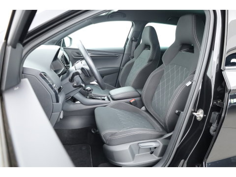 Škoda Karoq 1.5 TSI ACT Sportline Business | Digi. Dashboard | Elek. Trekhaak | Adapt. Cruise | Camera | Keyless | 19'' | Apple CarPlay | Stoel- Stuurverw.