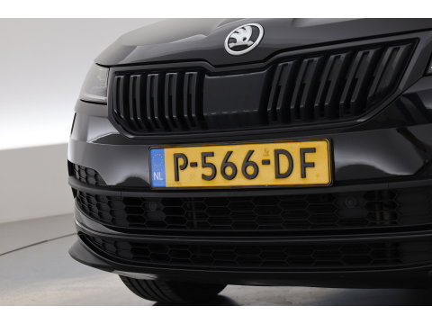 Škoda Karoq 1.5 TSI ACT Sportline Business | Digi. Dashboard | Elek. Trekhaak | Adapt. Cruise | Camera | Keyless | 19'' | Apple CarPlay | Stoel- Stuurverw.