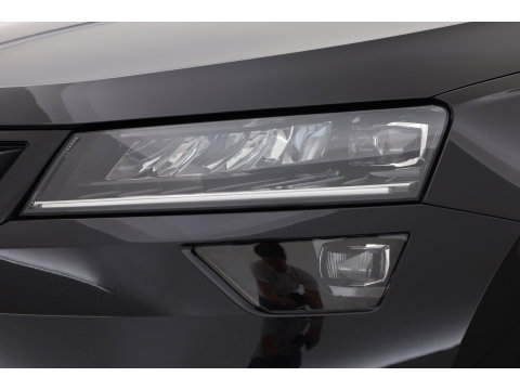 Škoda Karoq 1.5 TSI ACT Sportline Business | Digi. Dashboard | Elek. Trekhaak | Adapt. Cruise | Camera | Keyless | 19'' | Apple CarPlay | Stoel- Stuurverw.
