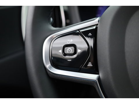 Volvo XC60 2.0 T6 Plug-in hybrid AWD Plus Dark SOH 97,7% | Pano | Memory Seats | Elek. Trekhaak | Camera | Stoel- Stuurverw. | 21'' | Pilot Assist