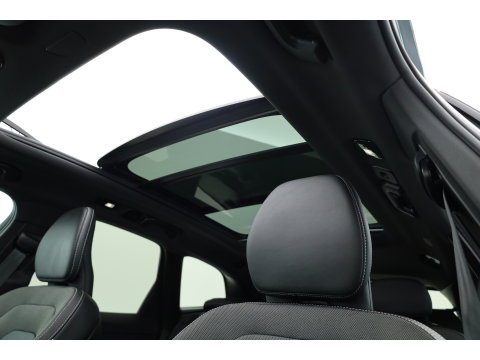 Volvo XC60 2.0 T6 Plug-in hybrid AWD Plus Dark SOH 97,7% | Pano | Memory Seats | Elek. Trekhaak | Camera | Stoel- Stuurverw. | 21'' | Pilot Assist