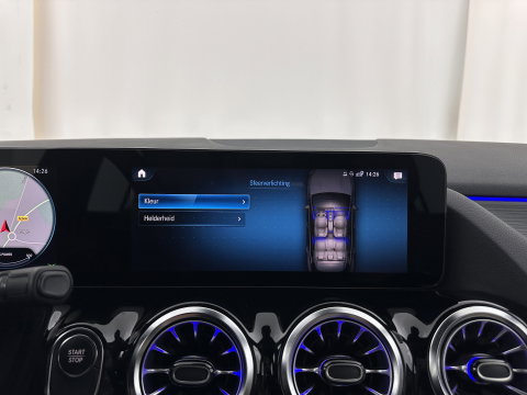 Mercedes-Benz EQA 350 4MATIC Luxury Line 67 kWh [ 3-Fase-11 kW ] (INCL-BTW) *LEATHER | FULL-LED | BLIND-SPOT | WIDESCREEN-DIGI-COCKPIT | HEATED-SPORTSEATS | CAMERA | NAVI-FULLMAP | DAB | AMBIENT-LIGHT | KEYLESS | LANE-ASSIST | 18''ALU*