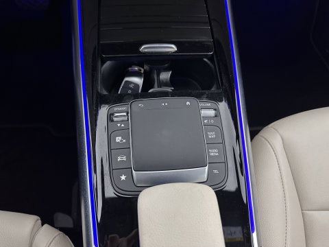 Mercedes-Benz EQA 350 4MATIC Luxury Line 67 kWh [ 3-Fase-11 kW ] (INCL-BTW) *LEATHER | FULL-LED | BLIND-SPOT | WIDESCREEN-DIGI-COCKPIT | HEATED-SPORTSEATS | CAMERA | NAVI-FULLMAP | DAB | AMBIENT-LIGHT | KEYLESS | LANE-ASSIST | 18''ALU*