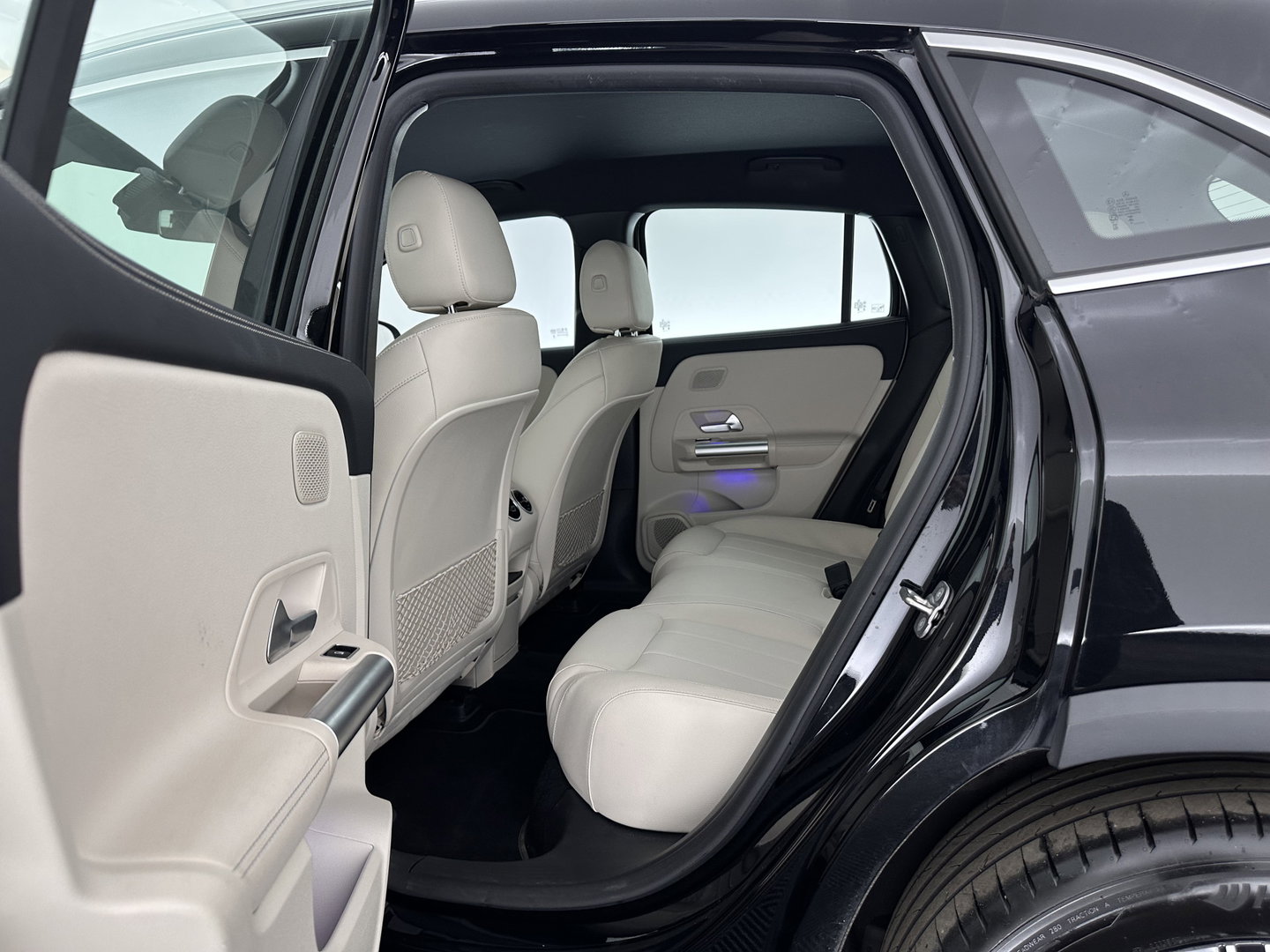 Mercedes-Benz EQA 350 4MATIC Luxury Line 67 kWh [ 3-Fase-11 kW ] (INCL-BTW) *LEATHER | FULL-LED | BLIND-SPOT | WIDESCREEN-DIGI-COCKPIT | HEATED-SPORTSEATS | CAMERA | NAVI-FULLMAP | DAB | AMBIENT-LIGHT | KEYLESS | LANE-ASSIST | 18''ALU*