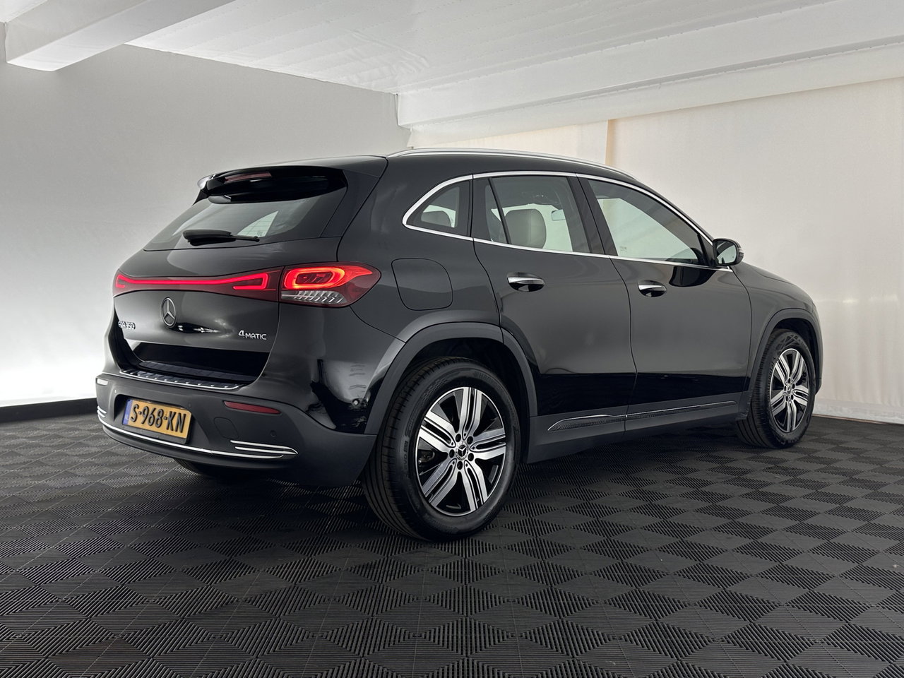 Mercedes-Benz EQA