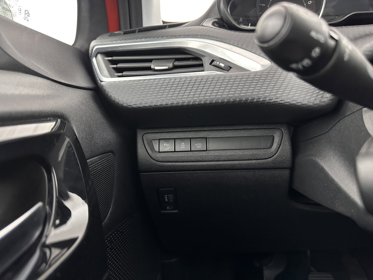 Peugeot 208 1.6 BlueHDi Blue Lease Executive *NAVI-FULLMAP | XENON | ECC | PDC | CRUISE | COMFORT-SEATS | TOWBAR | 16''ALU*