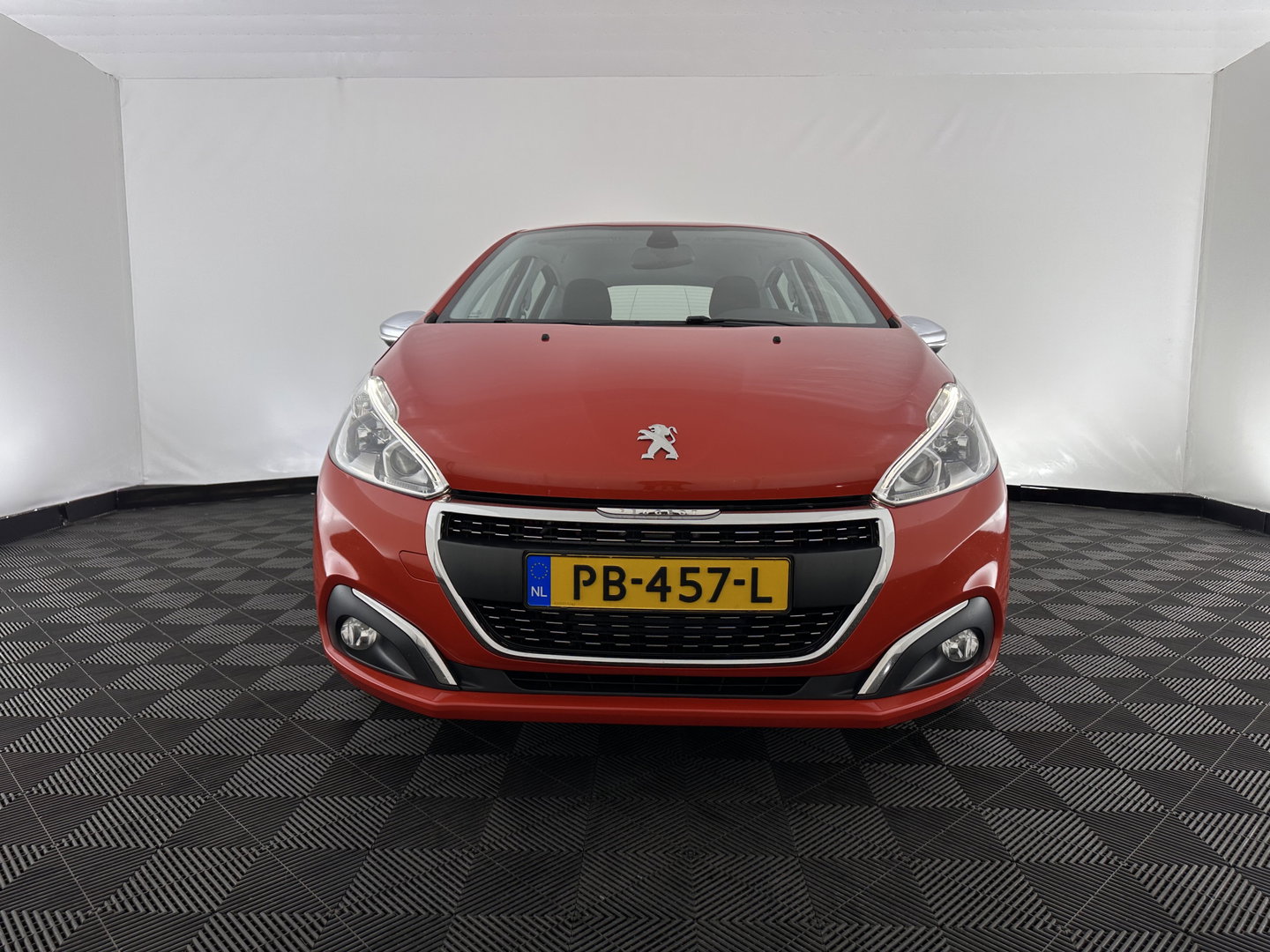 Peugeot 208 1.6 BlueHDi Blue Lease Executive *NAVI-FULLMAP | XENON | ECC | PDC | CRUISE | COMFORT-SEATS | TOWBAR | 16''ALU*