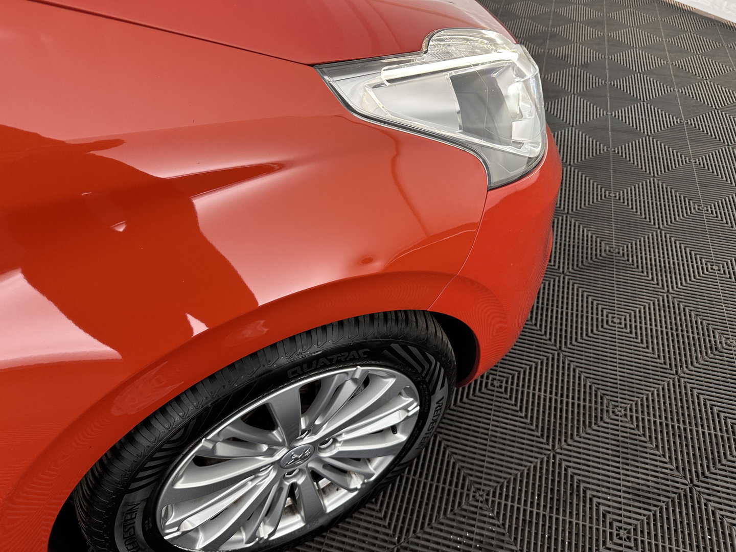 Peugeot 208 1.6 BlueHDi Blue Lease Executive *NAVI-FULLMAP | XENON | ECC | PDC | CRUISE | COMFORT-SEATS | TOWBAR | 16''ALU*