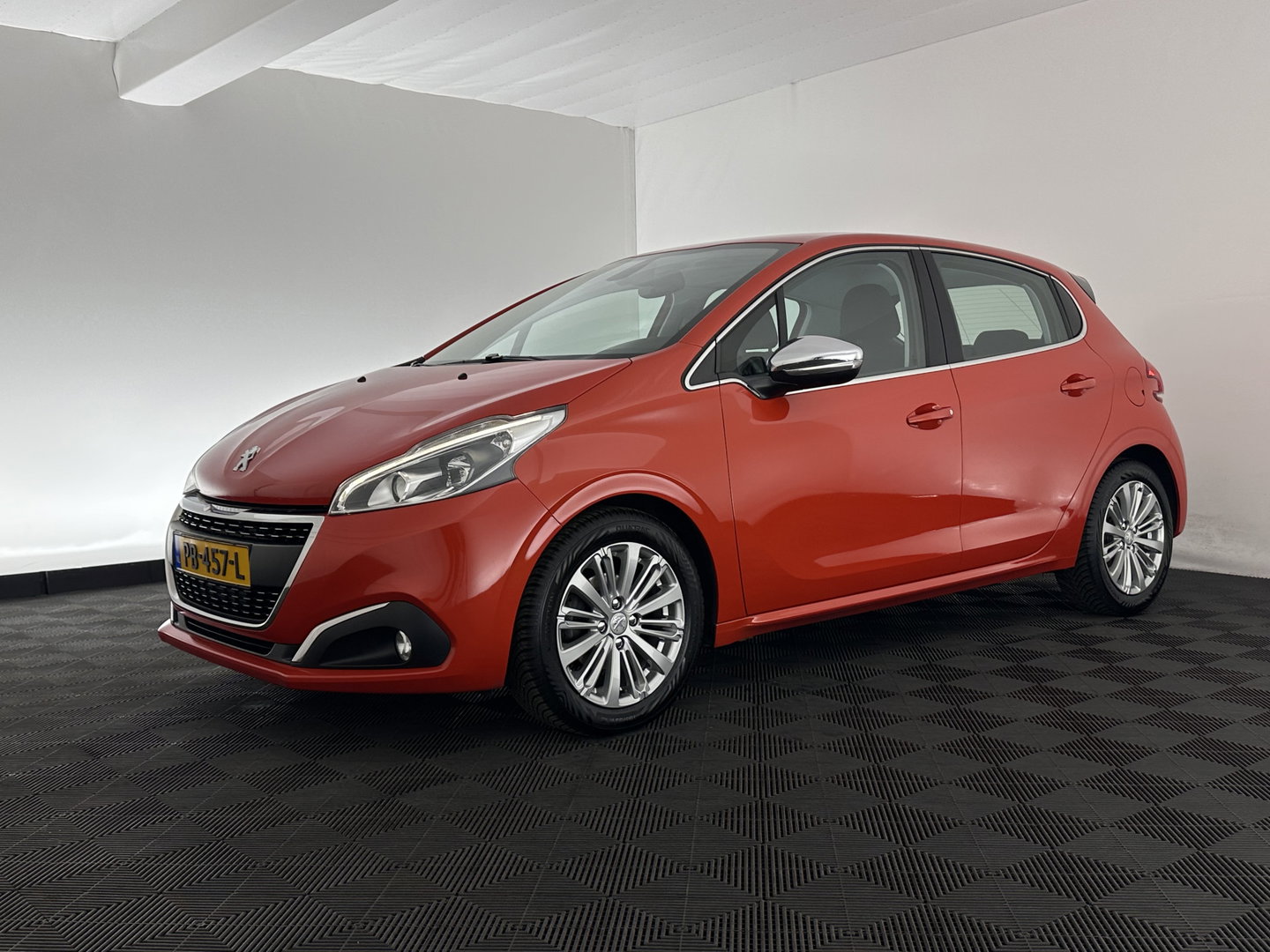 Peugeot 208 1.6 BlueHDi Blue Lease Executive *NAVI-FULLMAP | XENON | ECC | PDC | CRUISE | COMFORT-SEATS | TOWBAR | 16''ALU*