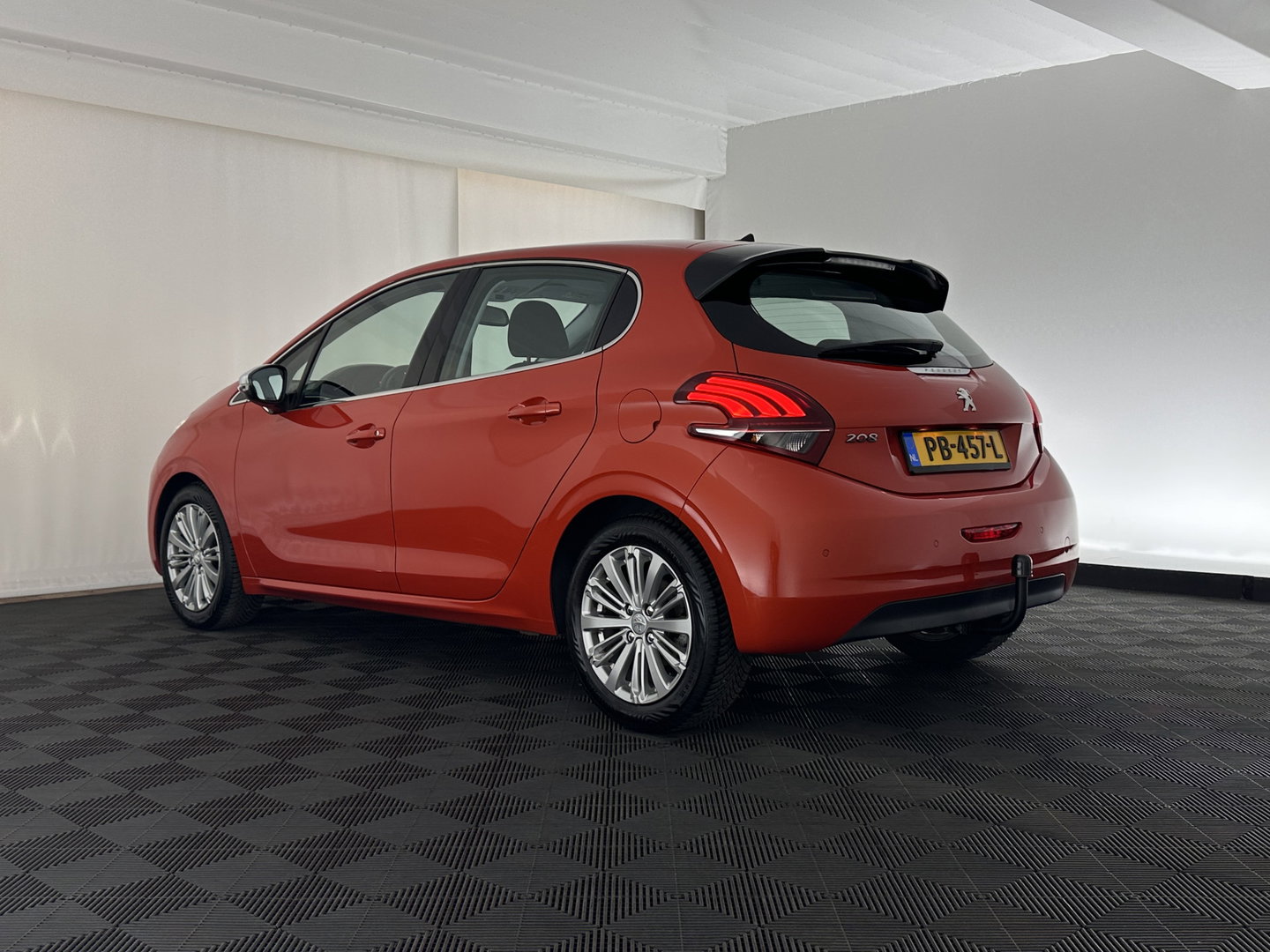 Peugeot 208 1.6 BlueHDi Blue Lease Executive *NAVI-FULLMAP | XENON | ECC | PDC | CRUISE | COMFORT-SEATS | TOWBAR | 16''ALU*