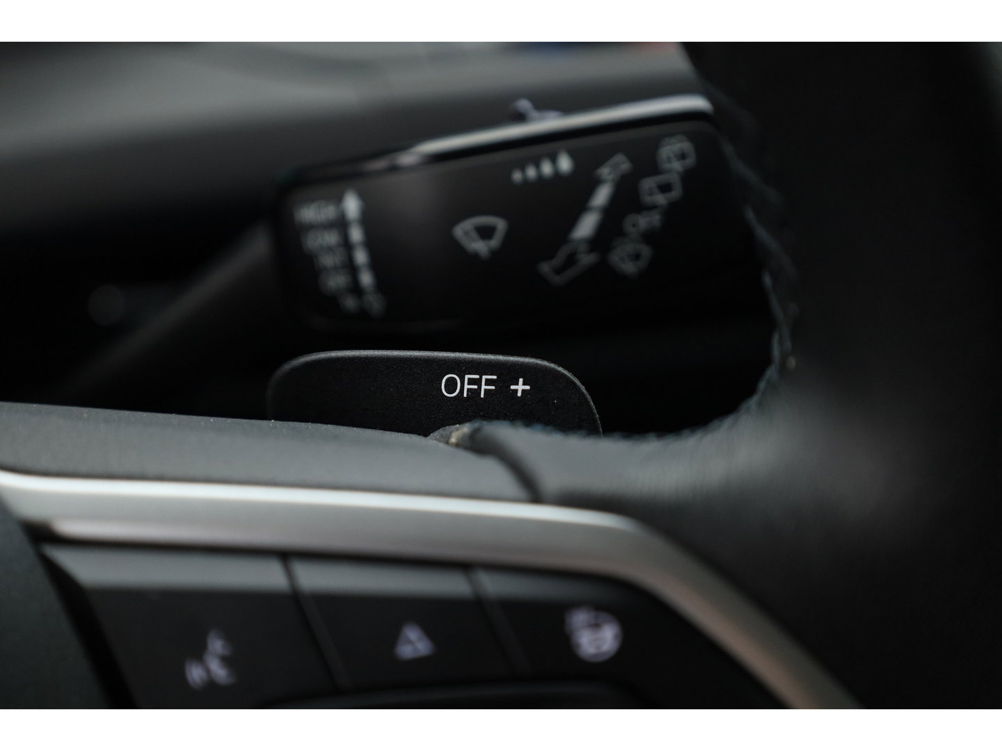 Volkswagen Golf 1.4 eHybrid Style | Massage | Memory | Camera | Adapt. Cruise | Apple CarPlay + NAV | SOH 94% |