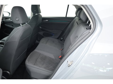 Volkswagen Golf 1.4 eHybrid Style | Massage | Memory | Camera | Adapt. Cruise | Apple CarPlay + NAV | SOH 94% |