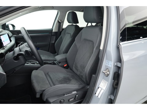 Volkswagen Golf 1.4 eHybrid Style | Massage | Memory | Camera | Adapt. Cruise | Apple CarPlay + NAV | SOH 94% |