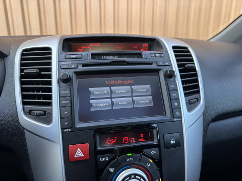 Kia Venga 1.6 CVVT ExecutiveLine | Panoramadak | Cruise Control | Achteruitrijcamera | Airconditioning | Bluetooth | Isofix
