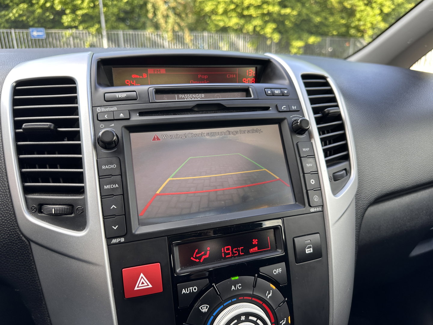 Kia Venga 1.6 CVVT ExecutiveLine | Panoramadak | Cruise Control | Achteruitrijcamera | Airconditioning | Bluetooth | Isofix