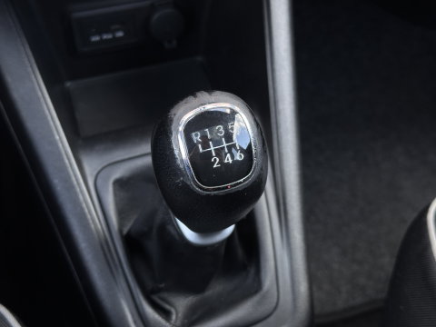 Kia Venga 1.6 CVVT ExecutiveLine | Panoramadak | Cruise Control | Achteruitrijcamera | Airconditioning | Bluetooth | Isofix