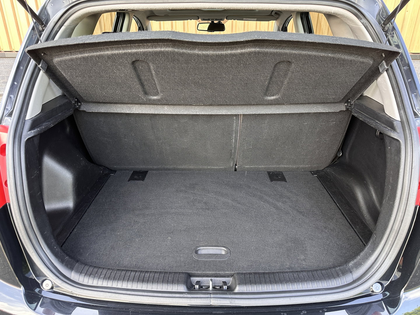 Kia Venga 1.6 CVVT ExecutiveLine | Panoramadak | Cruise Control | Achteruitrijcamera | Airconditioning | Bluetooth | Isofix
