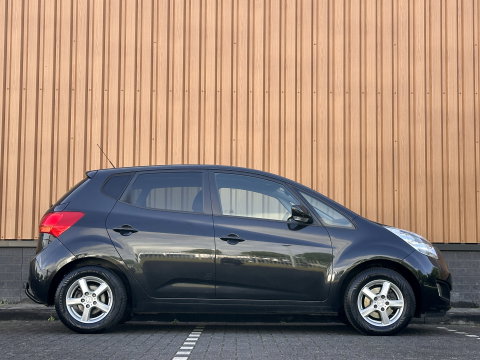 Kia Venga 1.6 CVVT ExecutiveLine | Panoramadak | Cruise Control | Achteruitrijcamera | Airconditioning | Bluetooth | Isofix