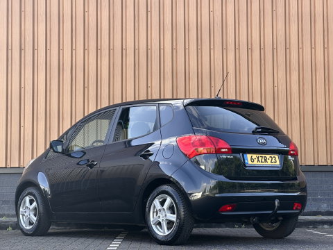 Kia Venga 1.6 CVVT ExecutiveLine | Panoramadak | Cruise Control | Achteruitrijcamera | Airconditioning | Bluetooth | Isofix