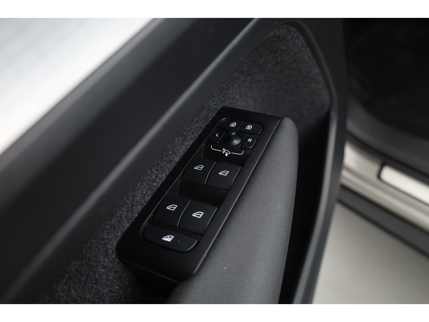 Volvo XC40 1.5 T4 Recharge Inscription Expression | SOH 96.7% |  Dig. Cockpit | Pano | 360cam | Elek. Trekhaak | Adapt. Cruise | Harman Kardon