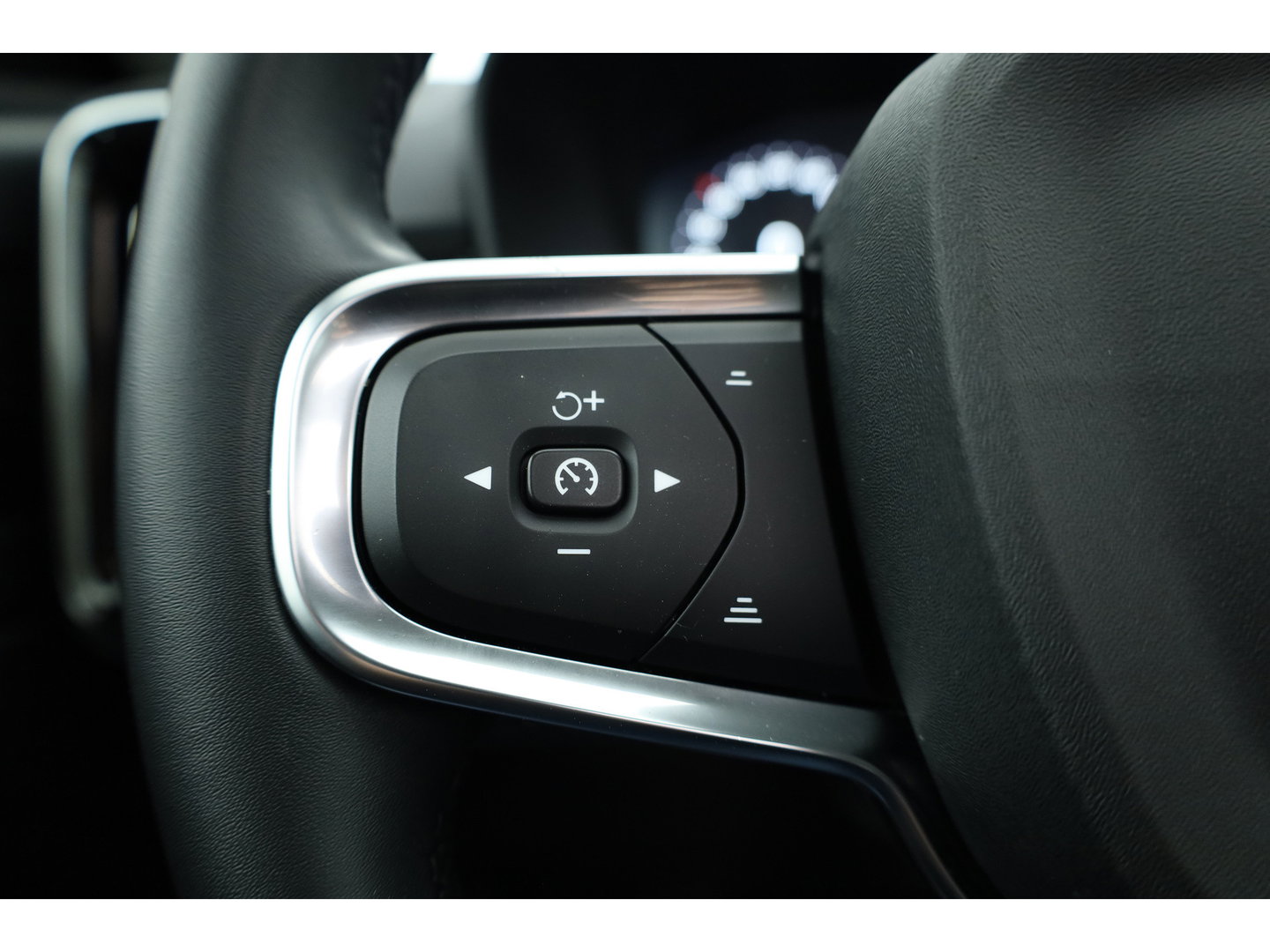 Volvo XC40 1.5 T4 Recharge Inscription Expression | SOH 96.7% |  Dig. Cockpit | Pano | 360cam | Elek. Trekhaak | Adapt. Cruise | Harman Kardon