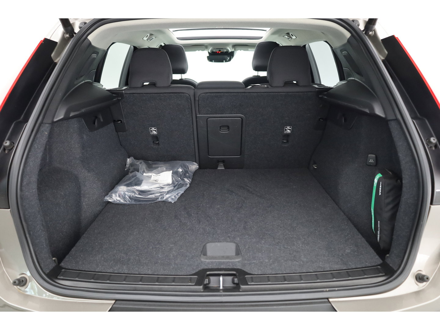 Volvo XC40 1.5 T4 Recharge Inscription Expression | SOH 96.7% |  Dig. Cockpit | Pano | 360cam | Elek. Trekhaak | Adapt. Cruise | Harman Kardon