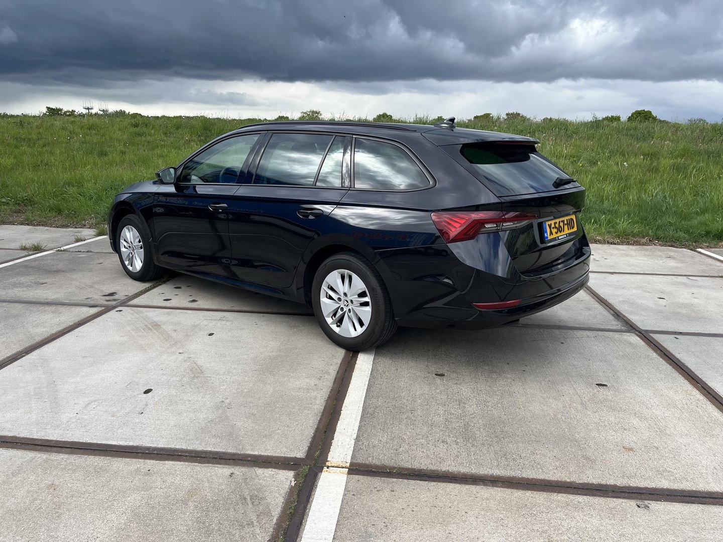 Škoda Octavia Combi 1.0 e-TSI Business Edition | CLIMA | SUNSET | STOEL & STUURWIEL VERWARMING